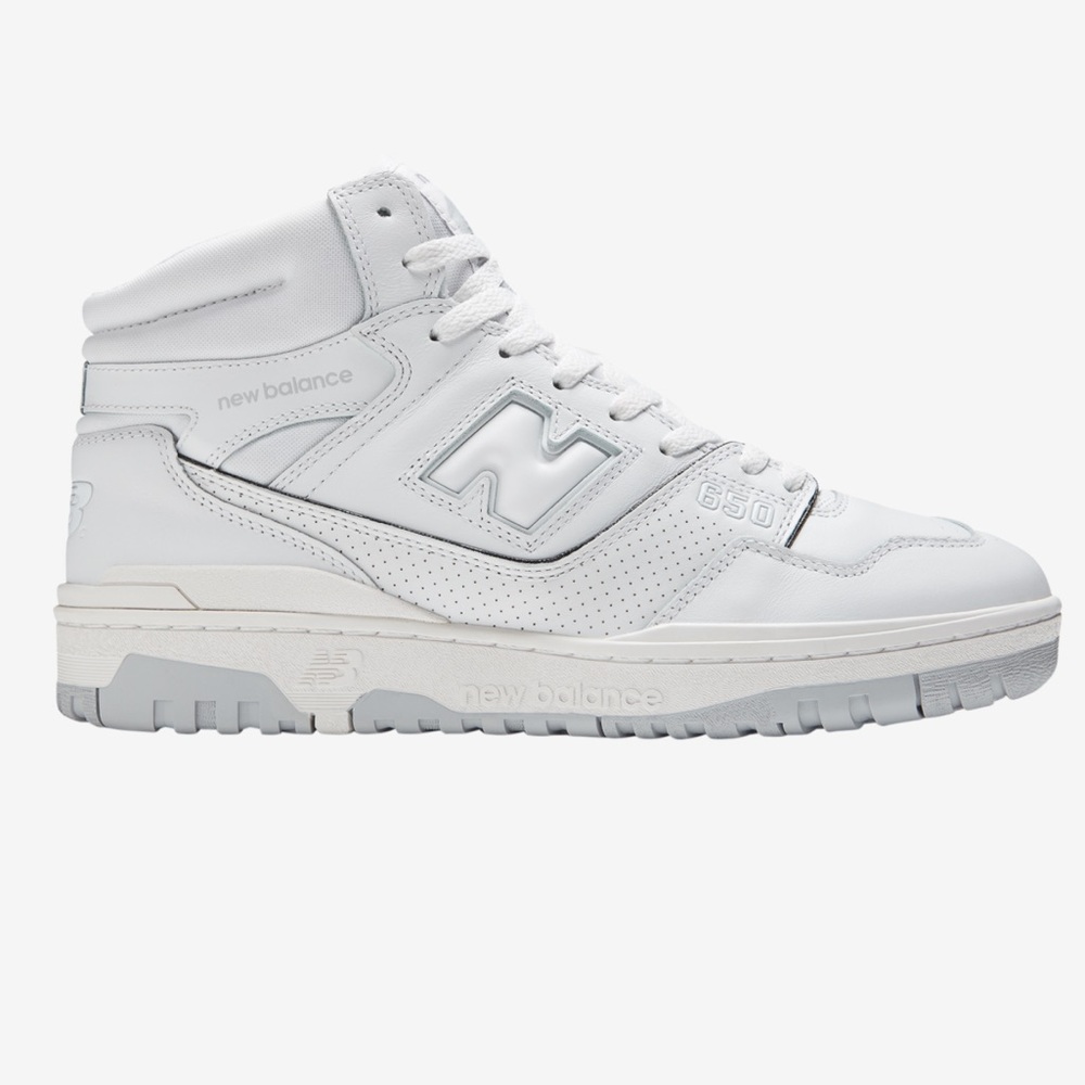 New Balance White Lifestyle Sneakers W8 / M6.5 Brand New selling out fast!